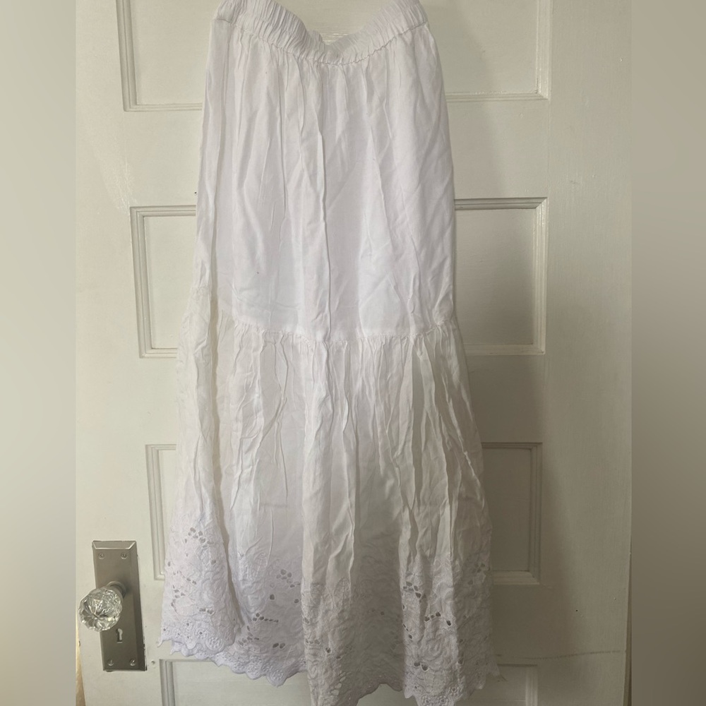 White maxi skirt